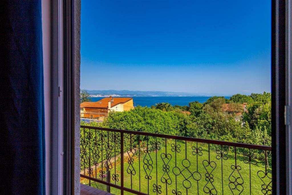 Apartment Roza, Sea View, Free Parking Ičići Zewnętrze zdjęcie