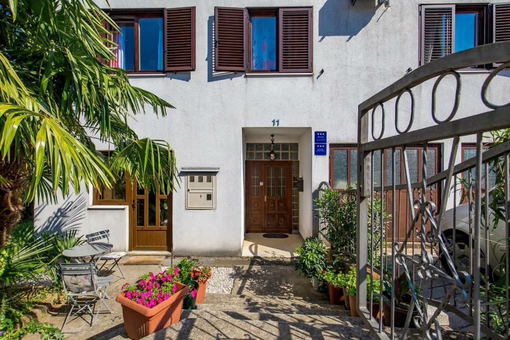 Apartment Roza, Sea View, Free Parking Ičići Zewnętrze zdjęcie